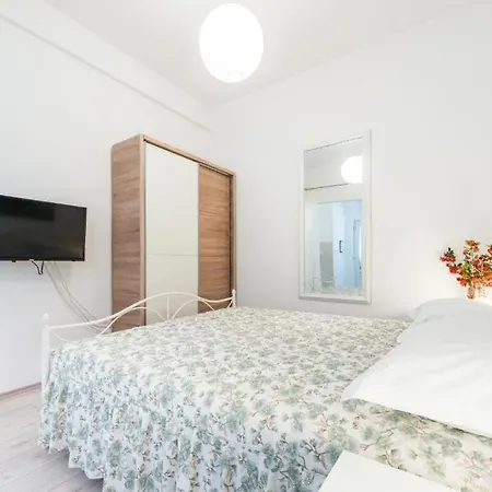 King's Landing Apartament