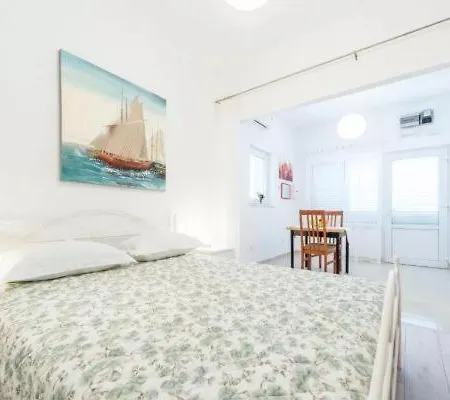 King's Landing Apartment *