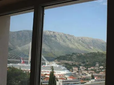 King's Landing Apartment *